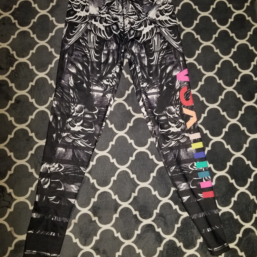 Victoria's secrets sport leggings M